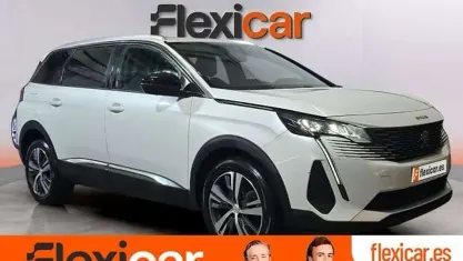 Usado Peugeot 5008 Allure 131 CV (96 kW) 2024 Blanco SUV