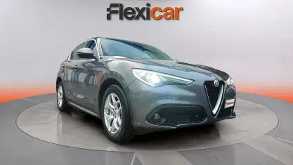 Usado Alfa Romeo Stelvio Executive 160 CV (117 kW) 2019 Verde SUV