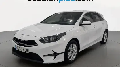 Usado Kia Ceed 136 CV (100 kW) 2023 Blanco Utilitario