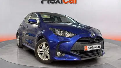 Usado Toyota Yaris Edition 125 CV (91 kW) 2021 Azul Utilitario