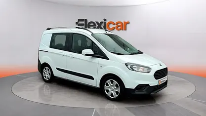 Usado Ford Tourneo Courier Trend 100 CV (73 kW) 2020 Blanco Monovolumen