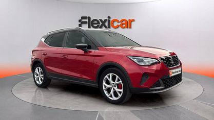 Używany Seat Arona FR 150 KM (110 kW) 2023 Czerwony SUV