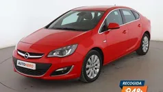 Usado 2014 Opel Astra Innovation Berlina | 9899 € (Precio justo)