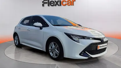 Usado Toyota Corolla Active 122 CV (89 kW) 2021 Blanco Berlina