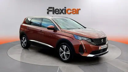 Usado Peugeot 5008 Allure 131 CV (96 kW) 2021 Naranja SUV
