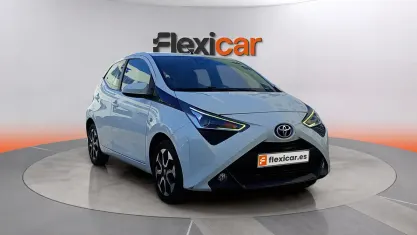 Usado Toyota Aygo X-cite 72 CV (52 kW) 2019 Blanco Utilitario