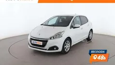 Usado 2015 Peugeot 208 Active Utilitario | 6499 € (Precio justo)