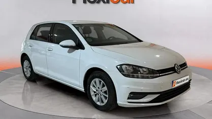 Blanco Usado 2018 VW Golf Berlina | 14.990 € (Buen precio)
