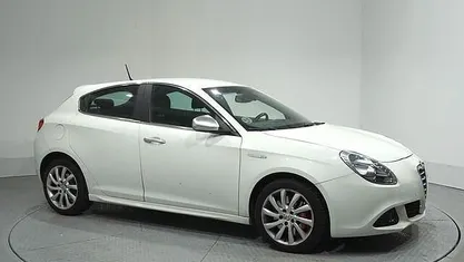 Usado Alfa Romeo Giulietta Distinctive 105 CV (77 kW) 2012 Blanco Utilitario