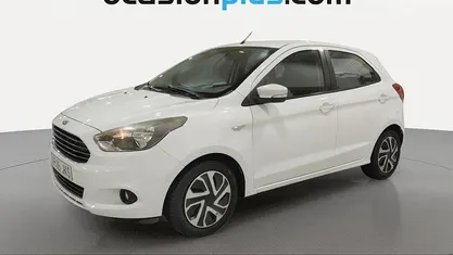 Blanco Usado 2017 Ford Ka Plus Ultimate Utilitario | 7676 € (Precio justo)