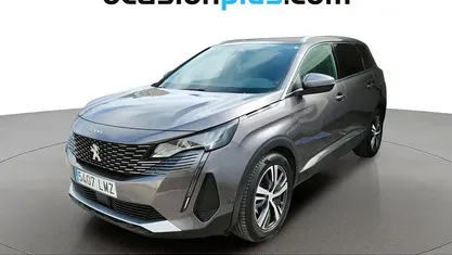 Usado Peugeot 5008 Allure 131 CV (96 kW) 2021 Gris SUV