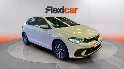 Usado VW Polo Life 95 CV (69 kW) 2023 Blanco Utilitario