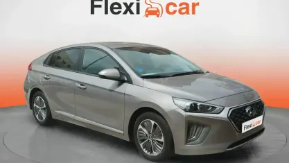 Gebraucht Hyundai Ioniq 141 PS (103 kW) 2022 Beige Kleinwagen