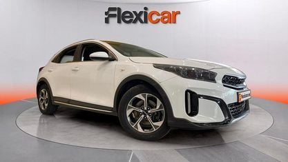 Usado Kia XCeed 120 HP (88 kW) 2023 Branco SUV