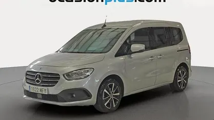 Gris plata Usado 2023 Mercedes 180 Berlina | 22.934 € (Buen precio)