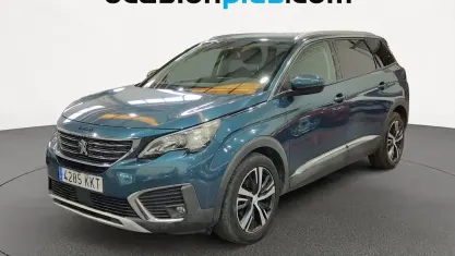 Usado Peugeot 5008 Allure 131 CV (96 kW) 2018 Verde Monovolumen
