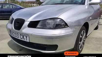 Usado Seat Ibiza 75 CV (55 kW) 2003 Gris Utilitario