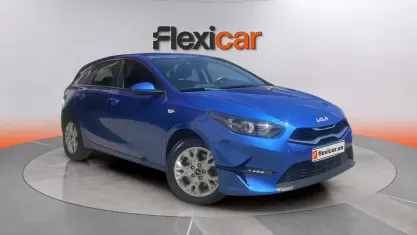 Usado Kia Ceed 136 CV (100 kW) 2023 Azul Utilitario