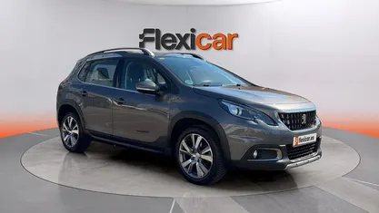 Usado Peugeot 2008 Allure 110 CV (80 kW) 2018 Gris SUV