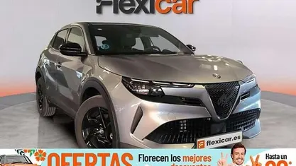 Usado Alfa Romeo Junior 136 CV (100 kW) 2025 Gris SUV