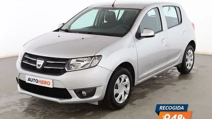 Usado Dacia Sandero Lauréate 90 CV (66 kW) 2014 Gris Berlina