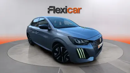 Usado Peugeot 208 Allure 101 CV (74 kW) 2025 Gris Utilitario