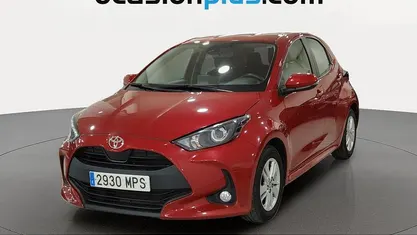 Usado Toyota Yaris Edition 125 CV (91 kW) 2024 Rojo Utilitario