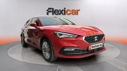Usado Seat Leon XCELLENCE 150 CV (110 kW) 2022 Rojo Berlina