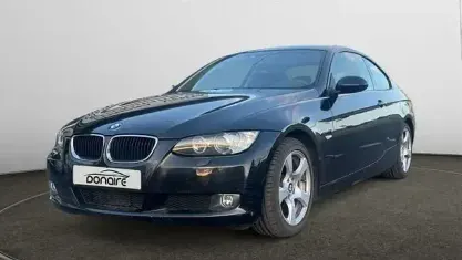 Begagnad BMW 320 177 HK (130 kW) 2007 Svart Sportkupé