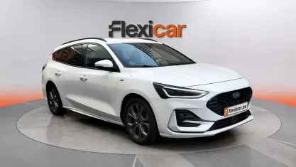 Usado Ford Focus Active 155 CV (114 kW) 2022 Blanco Familiar