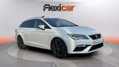 Usado Seat Leon ST Style 150 CV (110 kW) 2017 Blanco Familiar