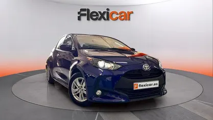 Usado Toyota Yaris Hybrid Active 116 CV (85 kW) 2021 Berlina