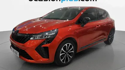 Usado Renault Clio Techno 101 CV (74 kW) 2025 Rojo Utilitario