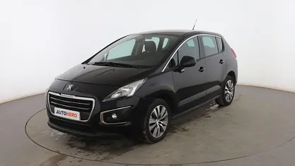 Usado Peugeot 3008 Active 120 CV (88 kW) 2013 Negro Monovolumen