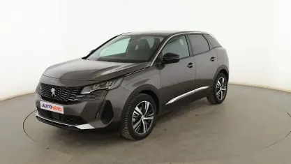 Usado Peugeot 3008 Allure 131 CV (96 kW) 2022 Gris SUV