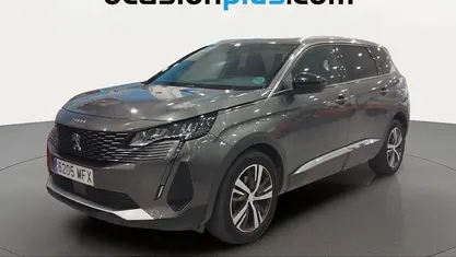 Usado Peugeot 5008 Allure 131 CV (96 kW) 2023 Gris plata SUV