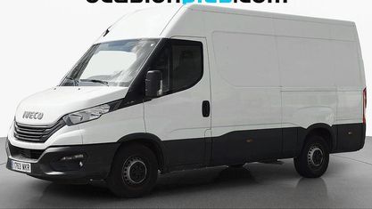 Usado Iveco Daily 156 CV (114 kW) 2023 Blanco Familiar