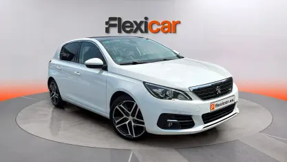 Usado Peugeot 308 Allure 131 CV (96 kW) 2018 Blanco Berlina