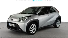 Usado 2024 Toyota Aygo Play Utilitario | 14.091 € (Precio justo)