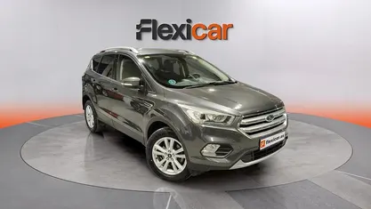 Usado Ford Kuga Trend+ 120 CV (88 kW) 2018 Gris SUV