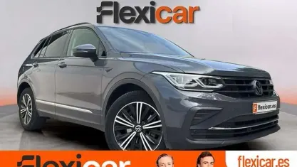 Usado VW Tiguan Life 150 CV (110 kW) 2022 Azul SUV
