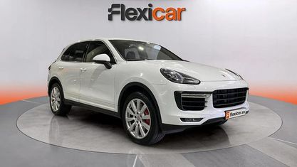 Käytetty Porsche Cayenne Turbo 520 HP (382 kW) 2015 Valkoinen Katumaasturi