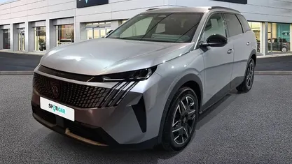 Gris Usado 2025 Peugeot 5008 Allure SUV | 29.890 € (Precio justo)