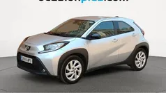 Gris Usado 2024 Toyota Aygo X Play SUV | 13.273 € (Precio justo)