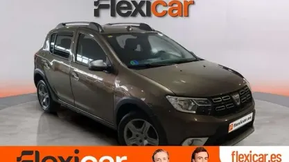 Usado Dacia Sandero Comfort 91 CV (66 kW) 2018 Marrón Utilitario