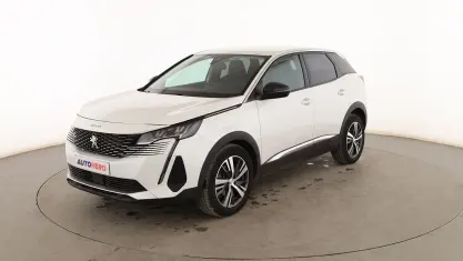 Usado Peugeot 3008 Allure 131 CV (96 kW) 2022 Blanco SUV