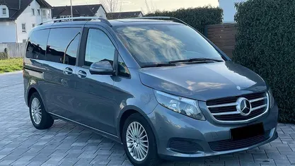Usado Mercedes V220 Avantgarde 163 CV (119 kW) 2019 Gris Monovolumen