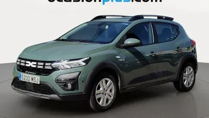Usado Dacia Sandero Expression 91 CV (66 kW) 2024 Gris plata Utilitario