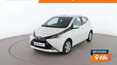 Blanco Usado 2017 Toyota Aygo X-play Utilitario | 10.099 € (Precio justo)