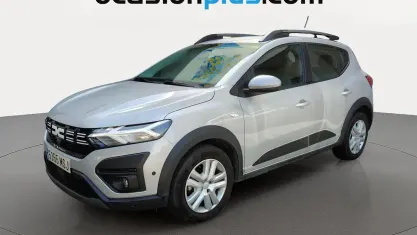Usado Dacia Sandero Expression 91 CV (66 kW) 2024 Gris plata Utilitario